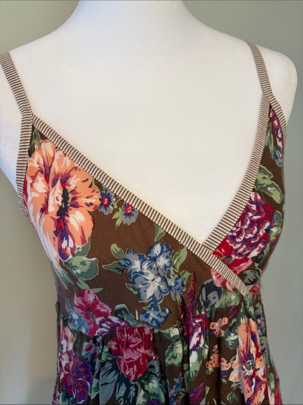 Babydoll style  Brown with pink, purple, and green Floral pattern top - Picture 4 of 10